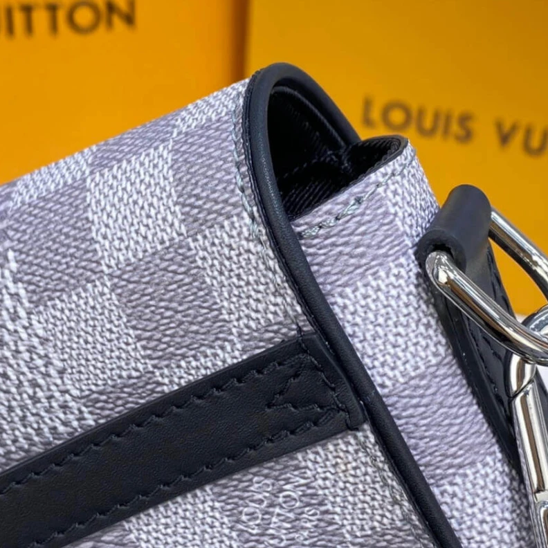 Louis vuitton locations Strap dro Louis Vuitton Antarctica Damier Graphite 3D Canvas Studio Messenger