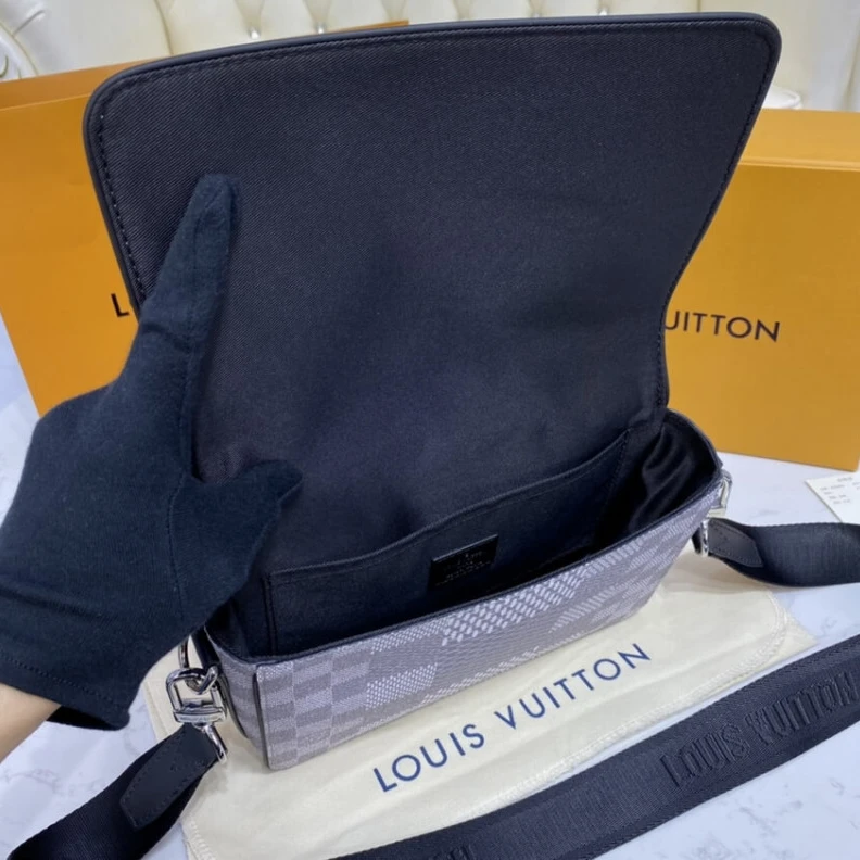 Replica bags lv Silvercol Louis Vuitton Antarctica Damier Graphite Studio Messenger