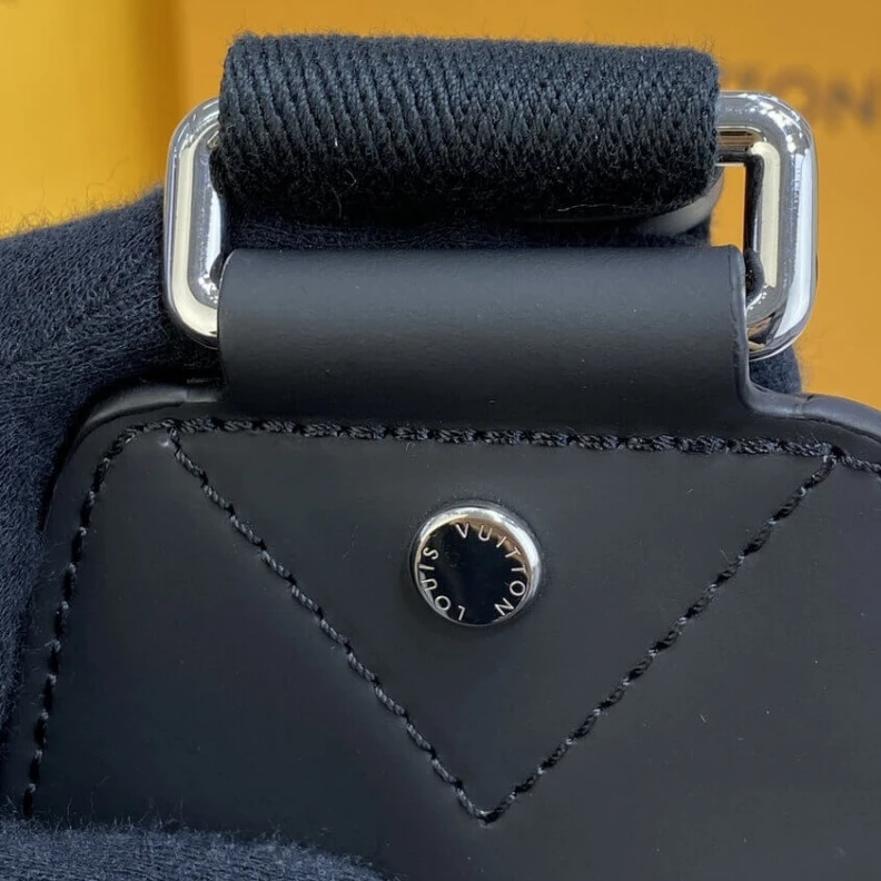 Mythick 2 inside Louis Vuitton Avenue Sling Bag