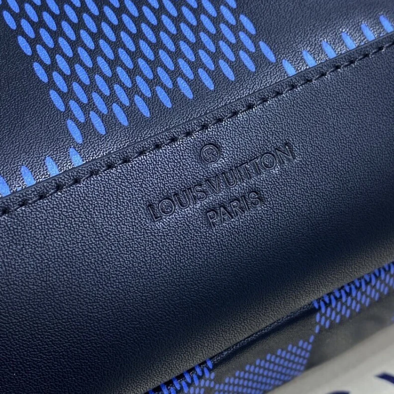 Mythick 20 x 31 x Louis Vuitton Avenue Slingbag Navy Blue