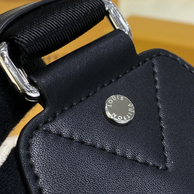 Mythick 20 x 31 x Louis Vuitton Avenue Slingbag Navy Blue