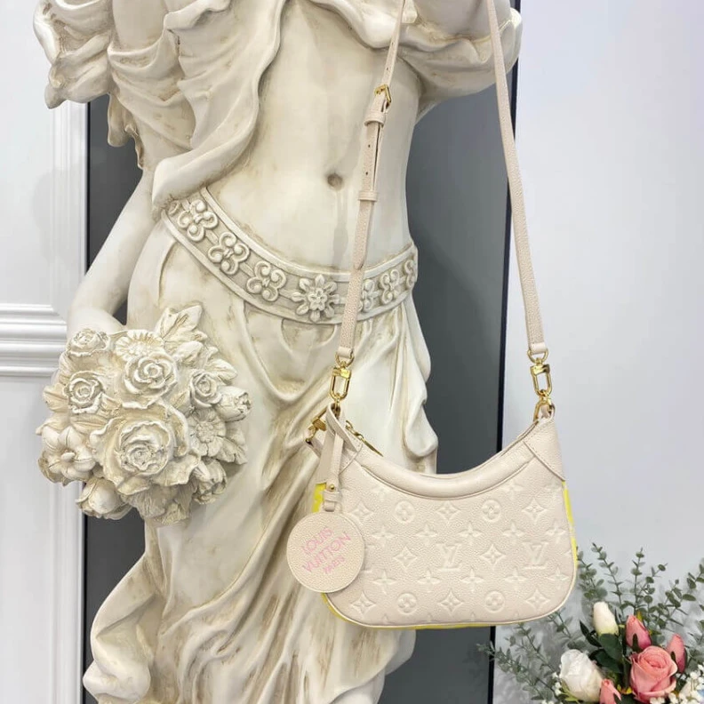 Louis vuitton locations Strap dro Louis Vuitton Bagatelle Rose Beige