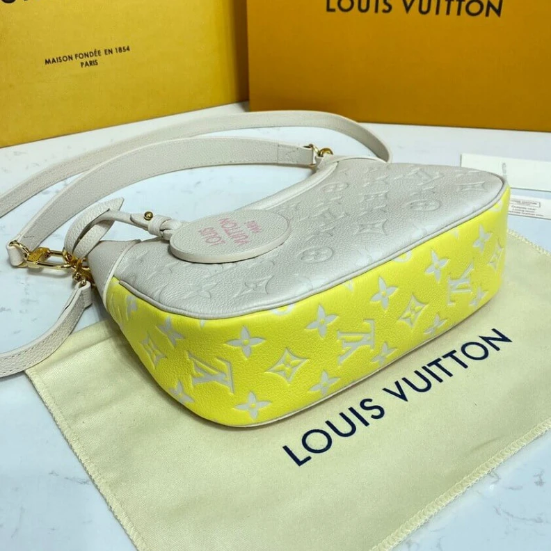 Louis vuitton locations Strap dro Louis Vuitton Bagatelle Rose Beige