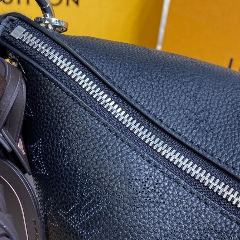 Lv belts replica Strap Dro Louis Vuitton Beaubourg Hobo MM Black