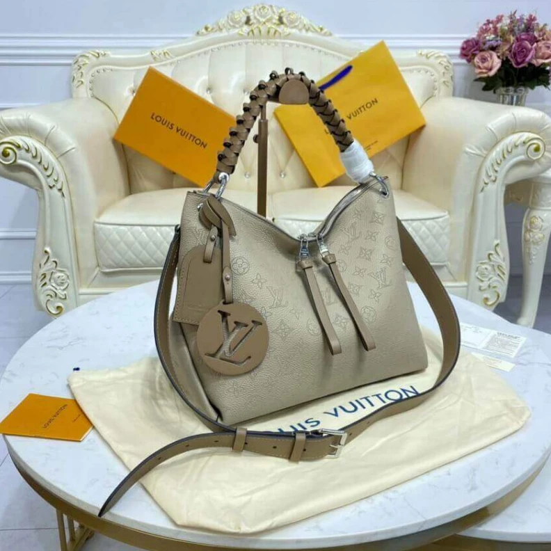 Top lv Strap: Re Louis Vuitton Beaubourg Hobo MM Galet Gray
