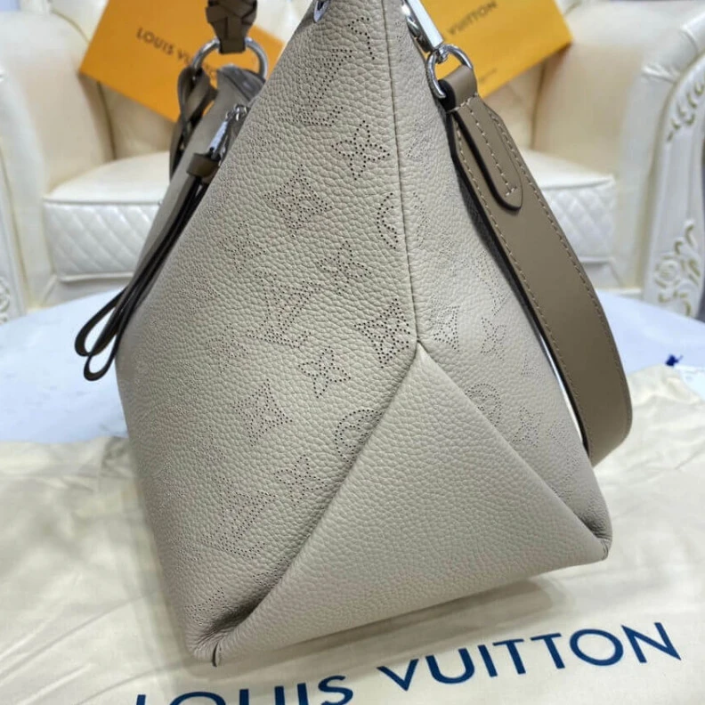 Top lv Strap: Re Louis Vuitton Beaubourg Hobo MM Galet Gray