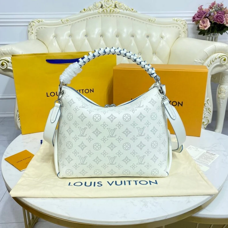 Replica bags Snow Whit Louis Vuitton Beaubourg Hobo MM White