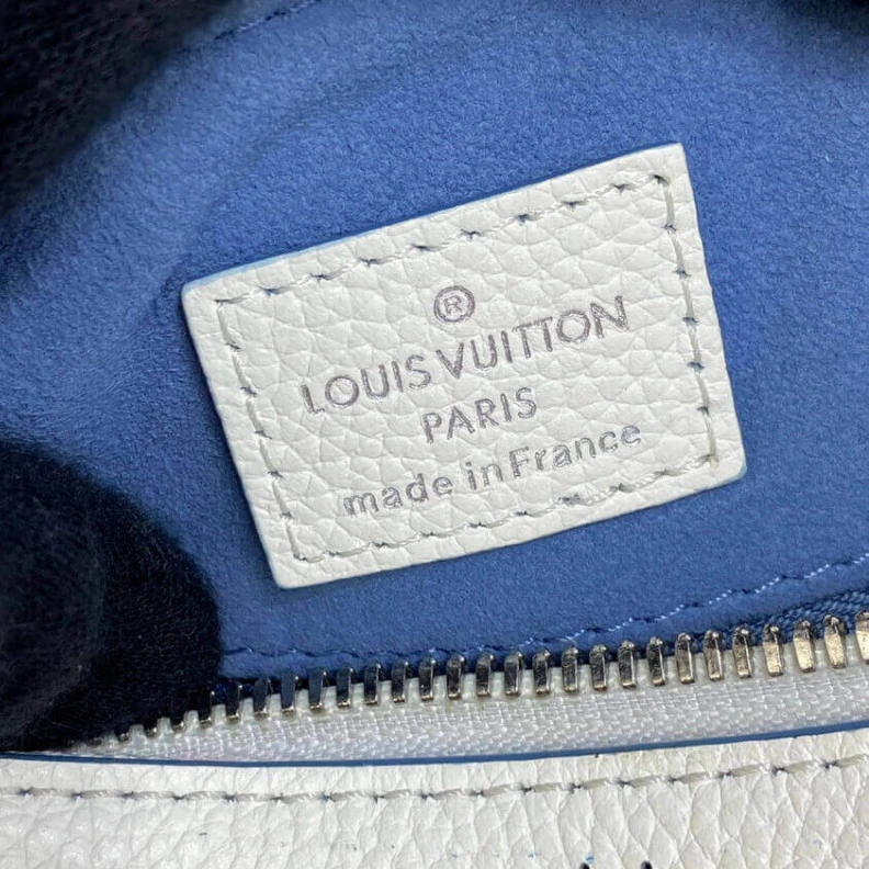 Replica bags Snow Whit Louis Vuitton Beaubourg Hobo MM White