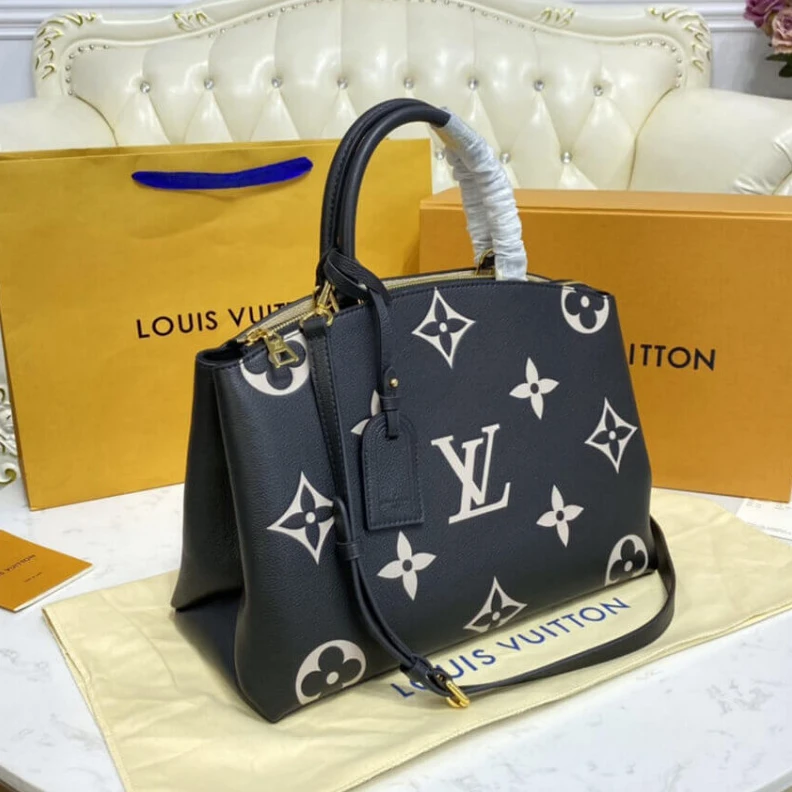 Mythick Padlock Louis Vuitton Bicolor Monogram Empreinte Grand Palais M45811