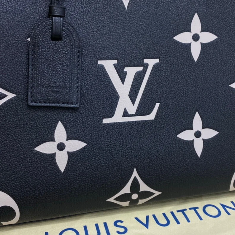Mythick Padlock Louis Vuitton Bicolor Monogram Empreinte Grand Palais M45811