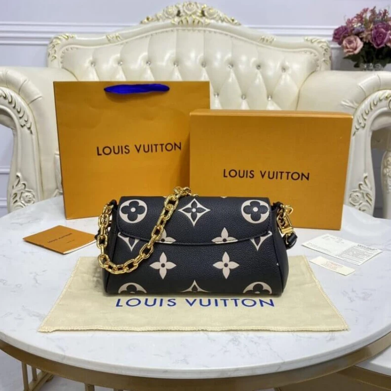 Top lv Chain dro Louis Vuitton Bicolor Monogram Empreinte Leather Favorite Bag