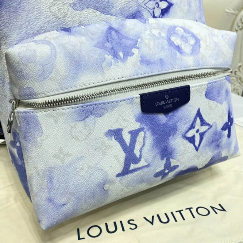 Mythick ru Cowhidele Louis Vuitton Blue Monogram Watercolor Discovery Backpack