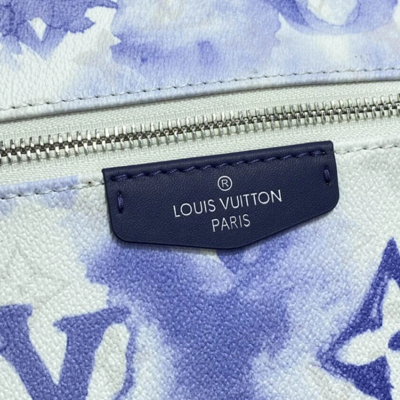 Mythick ru Cowhidele Louis Vuitton Blue Monogram Watercolor Discovery Backpack