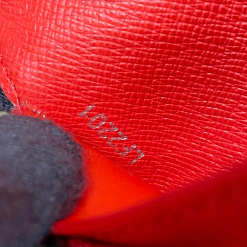 Top lv 1 ID or b Louis Vuitton Brazza Wallet