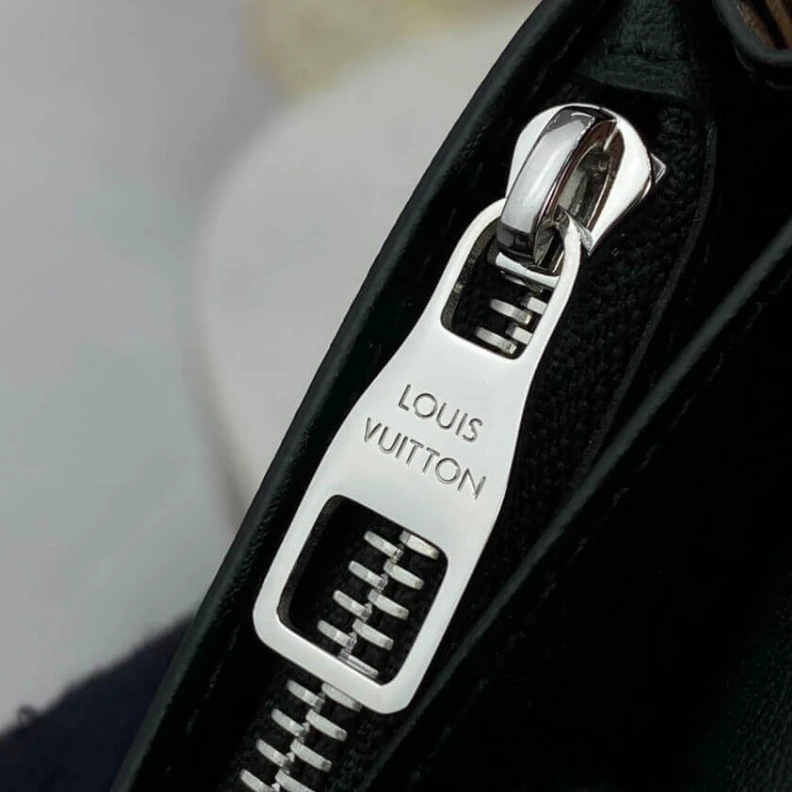 Replica bag 1 large z Louis Vuitton Brazza Wallet