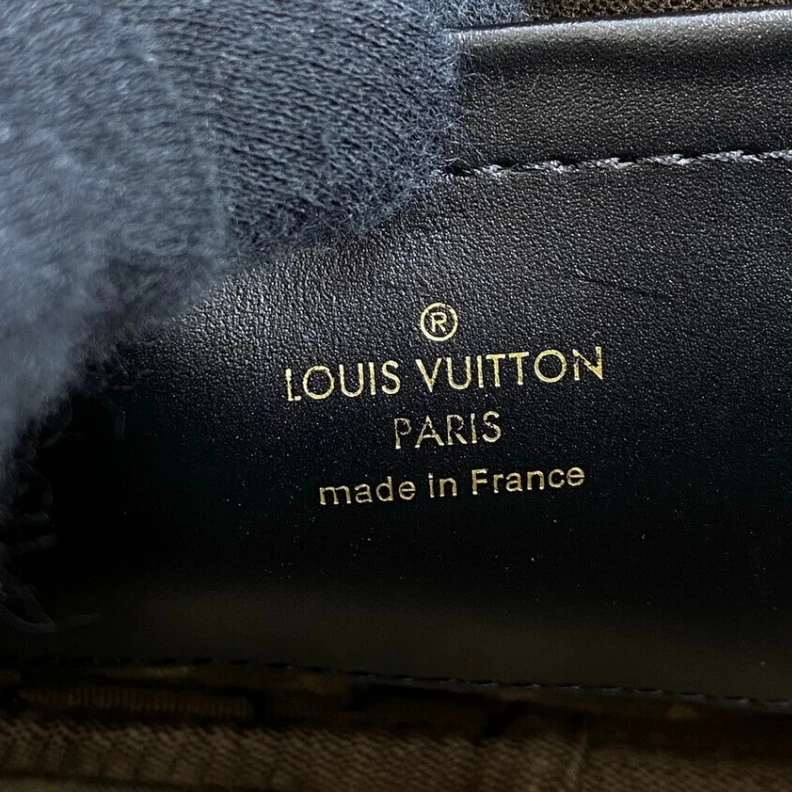 Replica bag Black Louis Vuitton Calfskin Leather Utility Crossbody Black