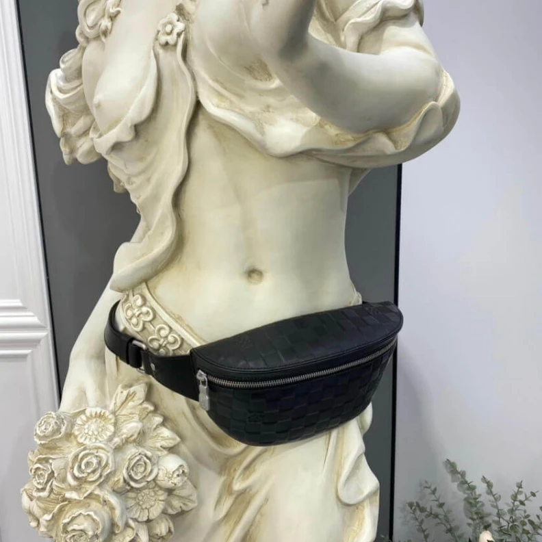 Mythick Buckle fa Louis Vuitton Campus Bumbag