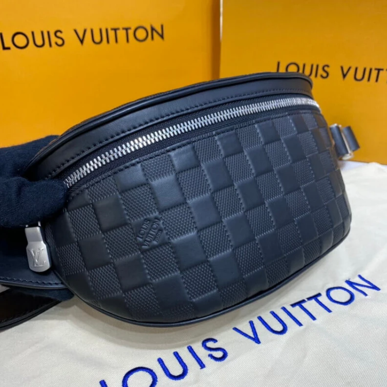 Mythick Buckle fa Louis Vuitton Campus Bumbag