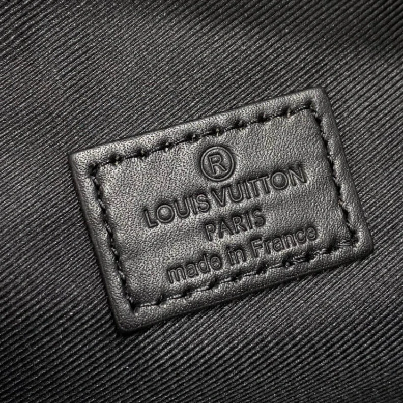 Mythick Buckle fa Louis Vuitton Campus Bumbag