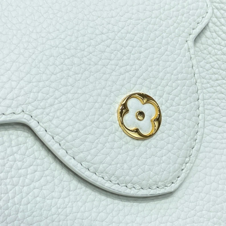 Top lv Strap: Re Louis Vuitton Capucines BB Bag White