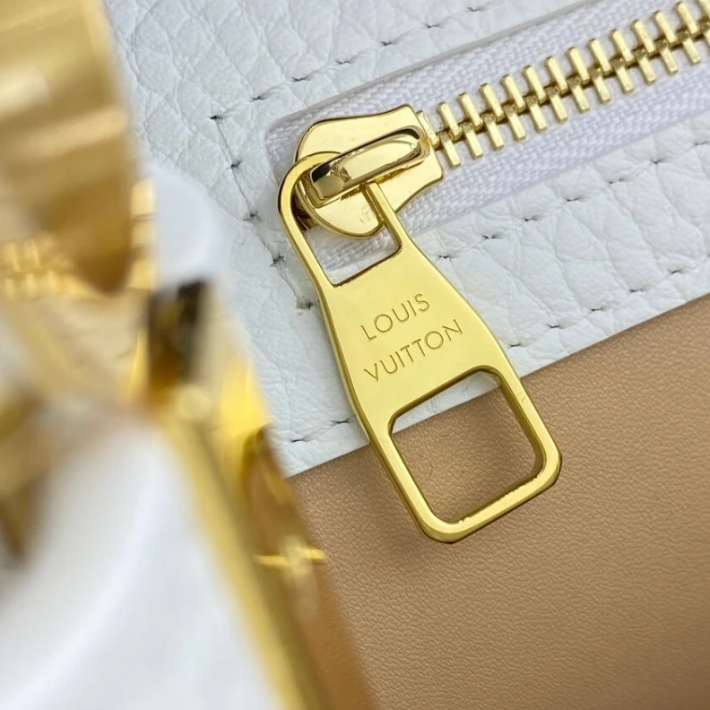 Top lv Strap: Re Louis Vuitton Capucines BB Bag White