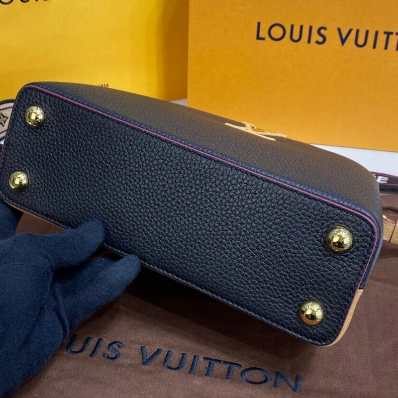 Replica bag Snap hook Louis Vuitton Capucines BB Black Arizona Beige