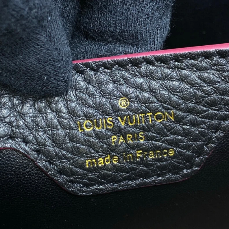 Replica bag Snap hook Louis Vuitton Capucines BB Black Arizona Beige