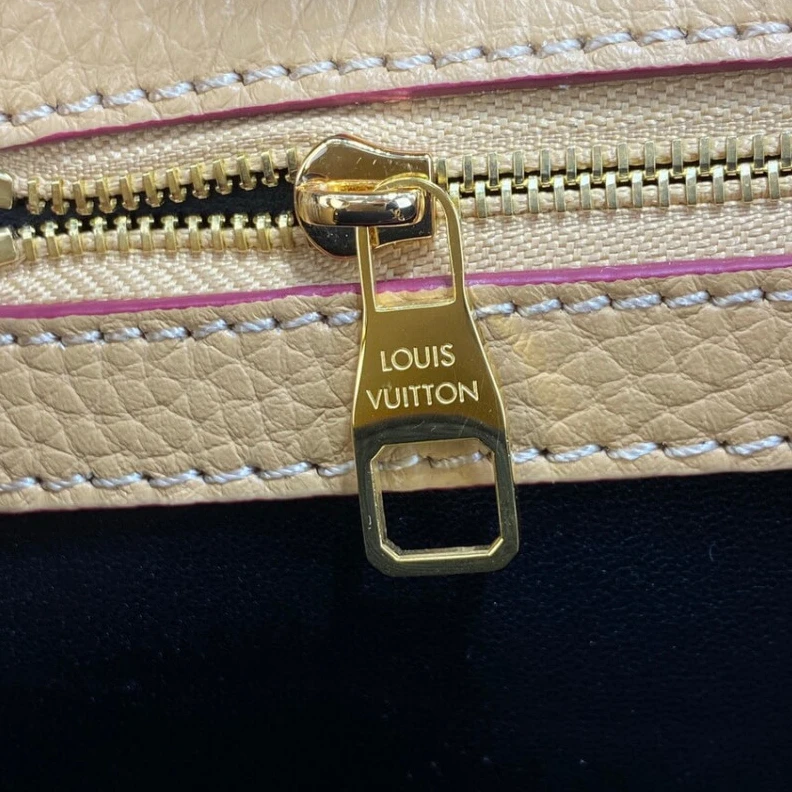 Replica bag Snap hook Louis Vuitton Capucines BB Black Arizona Beige
