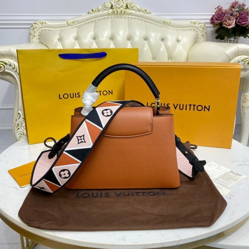 Top lv Louis Vuitton Capucines BB Gold Noir