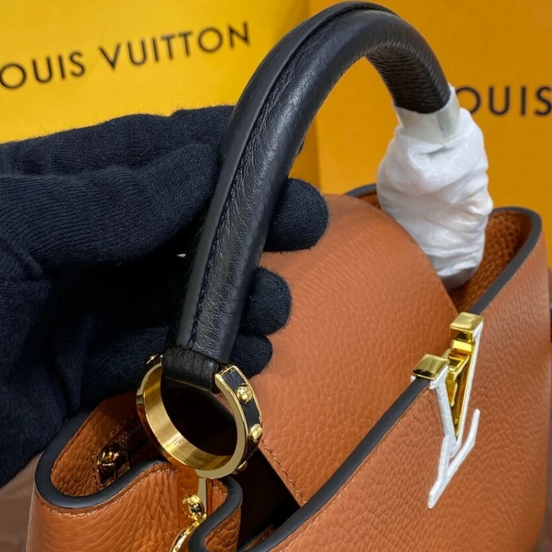 Top lv Louis Vuitton Capucines BB Gold Noir