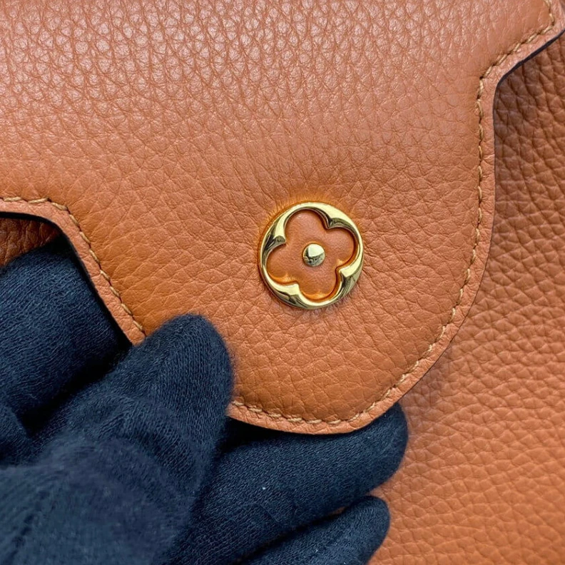 Top lv Louis Vuitton Capucines BB Gold Noir