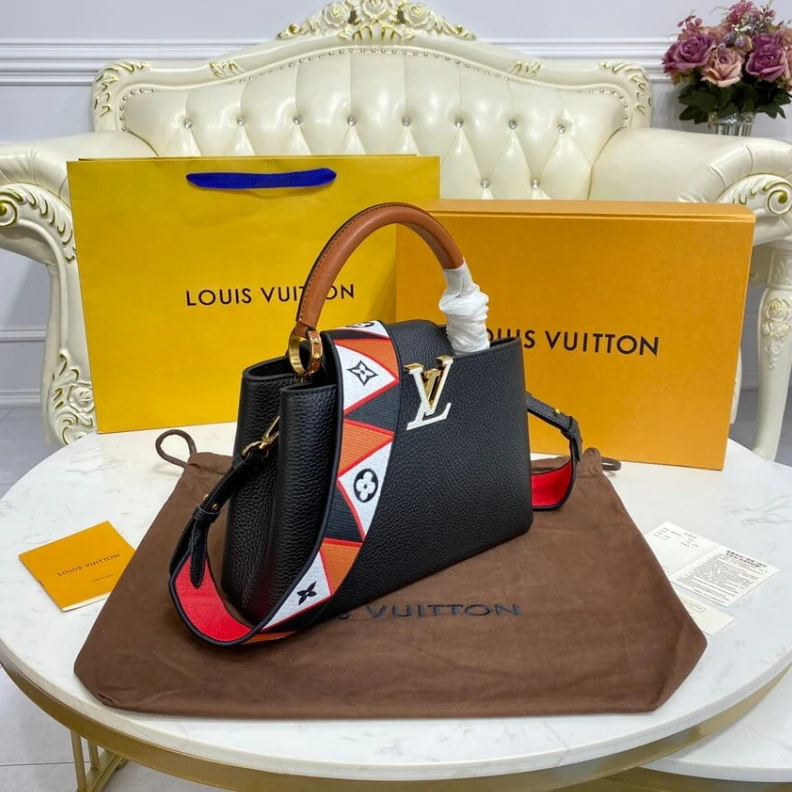 Top lv Louis Vuitton Capucines BB Noir Rouge
