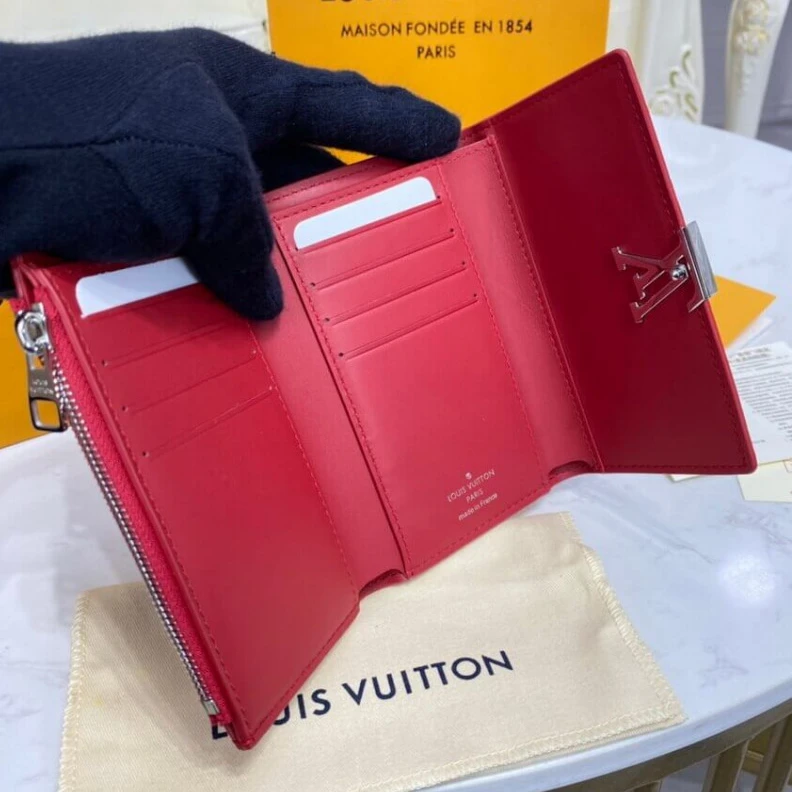 Replica bags Cowhidele Louis Vuitton Capucines Compact Wallet
