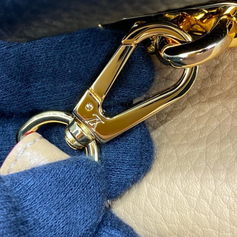 Replica bags Louis Vuitton Capucines MM Black Arizona Beige
