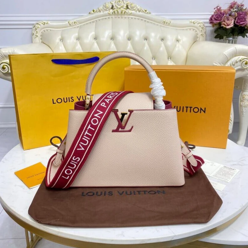 Mythick ru Louis Vuitton Capucines MM Eggshell Lie de Vin Red