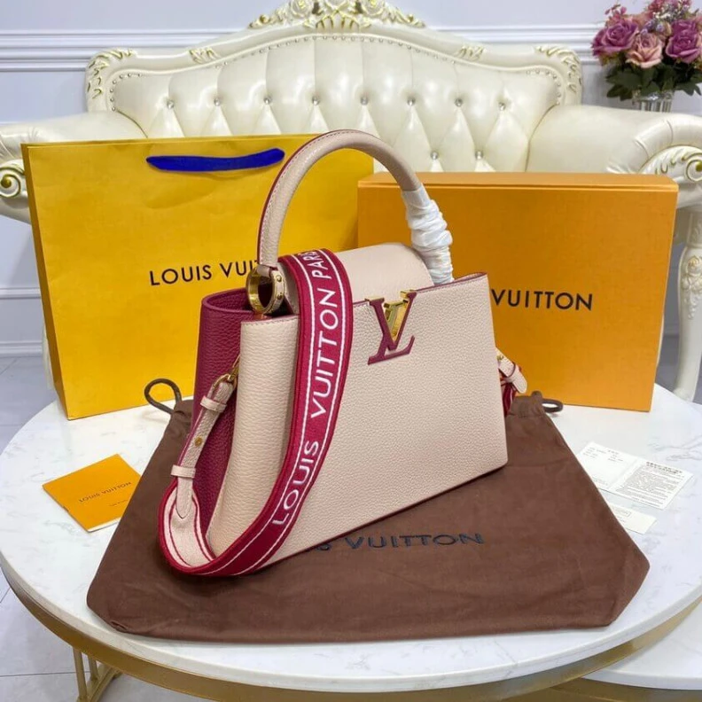 Mythick ru Louis Vuitton Capucines MM Eggshell Lie de Vin Red