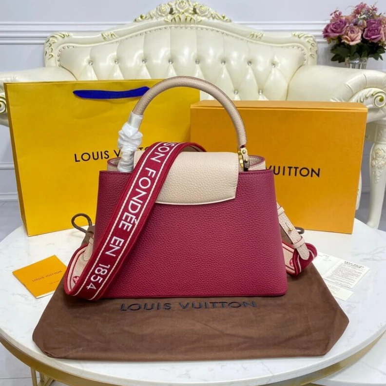 Mythick ru Louis Vuitton Capucines MM Eggshell Lie de Vin Red