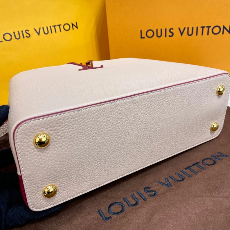 Mythick ru Louis Vuitton Capucines MM Eggshell Lie de Vin Red