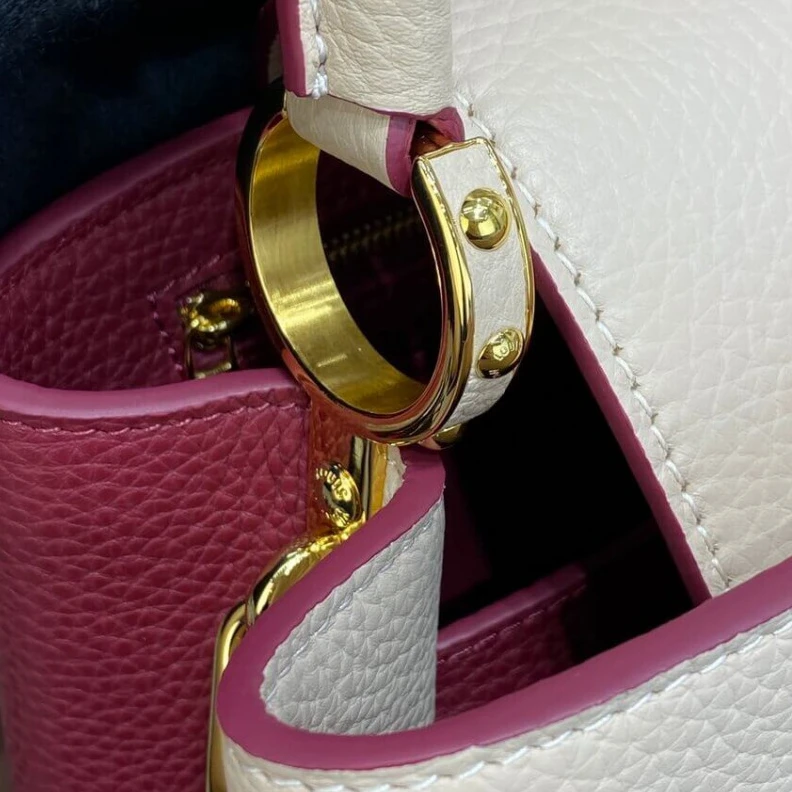 Mythick ru Louis Vuitton Capucines MM Eggshell Lie de Vin Red