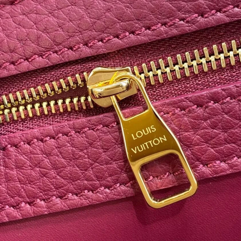 Mythick ru Louis Vuitton Capucines MM Eggshell Lie de Vin Red