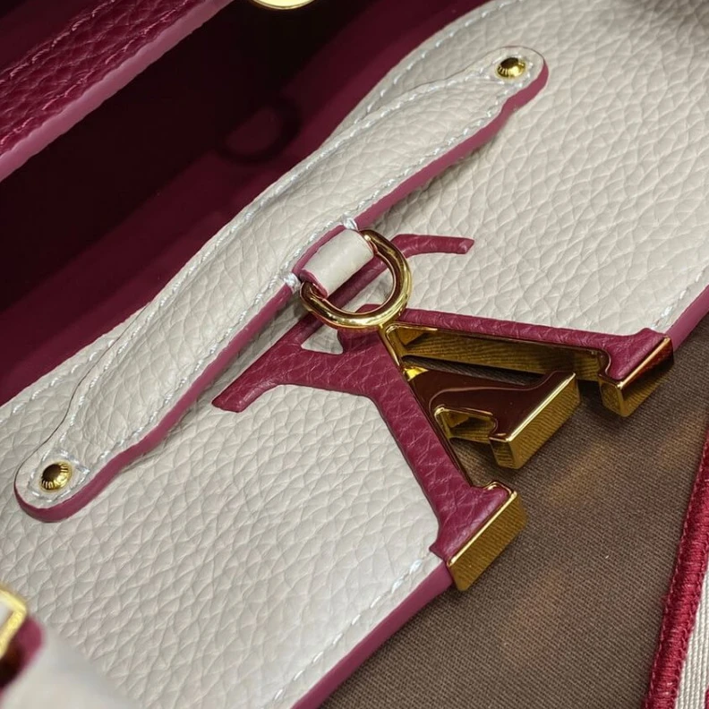Mythick ru Louis Vuitton Capucines MM Eggshell Lie de Vin Red