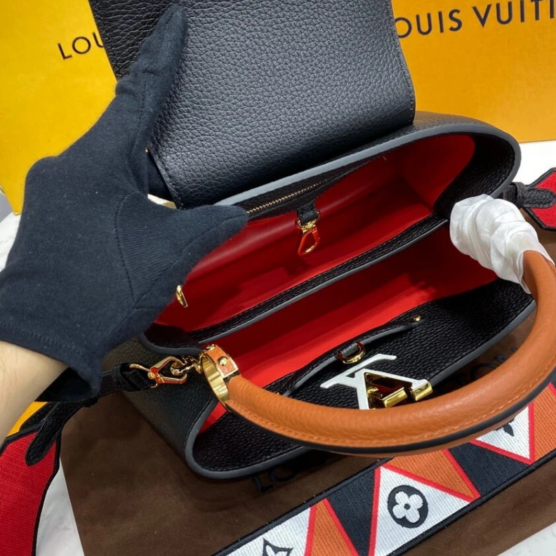 Mythick Cowhide l Louis Vuitton Capucines MM Noir Rouge