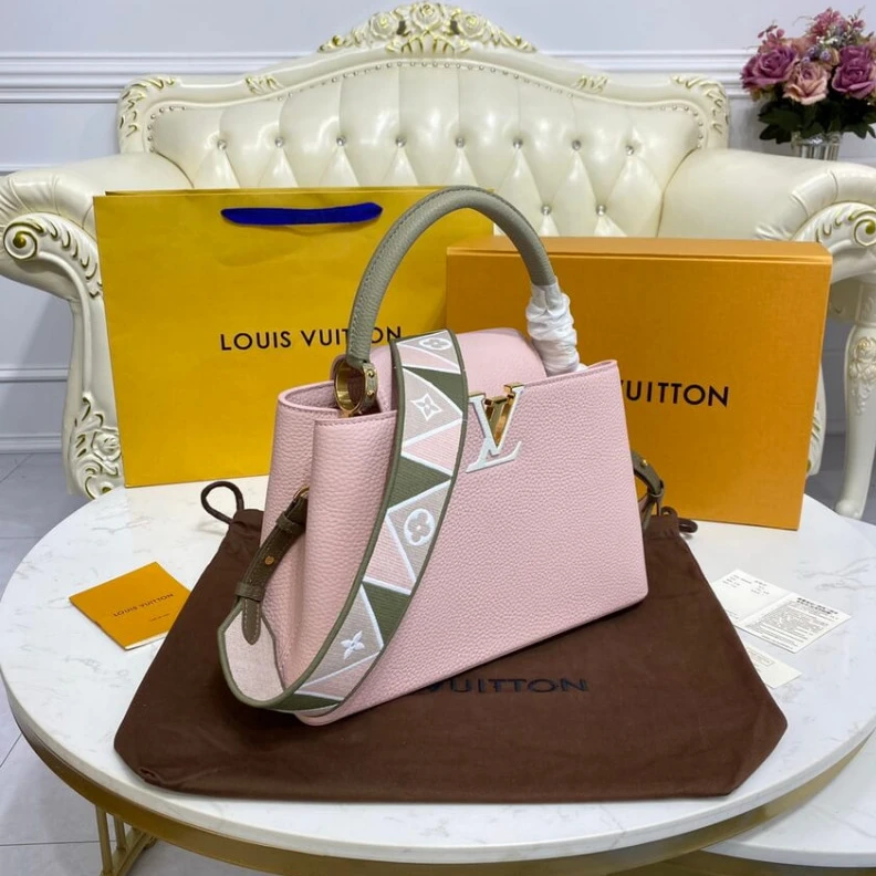 Replica bag Louis Vuitton Capucines MM Rose Beige