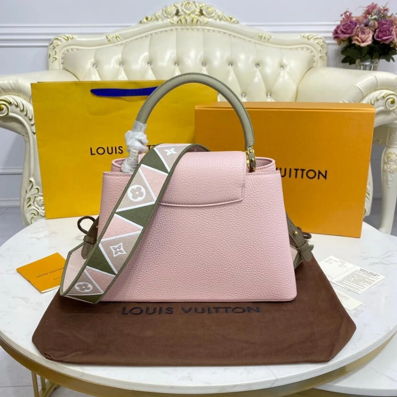 Replica bag Louis Vuitton Capucines MM Rose Beige