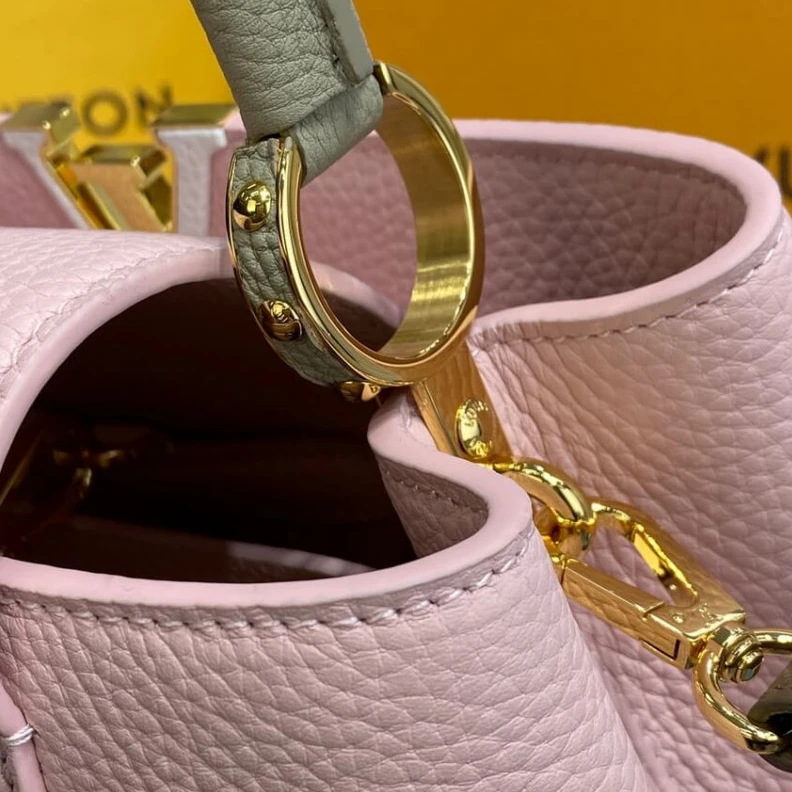 Replica bag Louis Vuitton Capucines MM Rose Beige