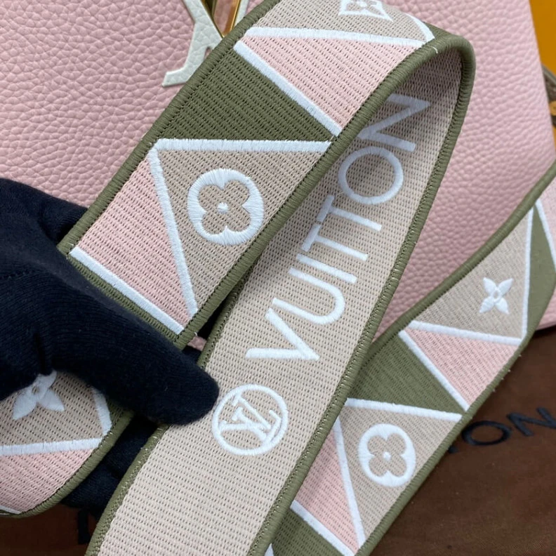 Replica bag Louis Vuitton Capucines MM Rose Beige