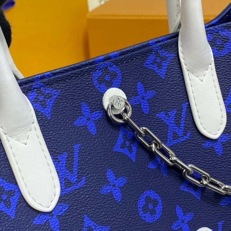 Replica bag Louis Vuitton Carry It Bag