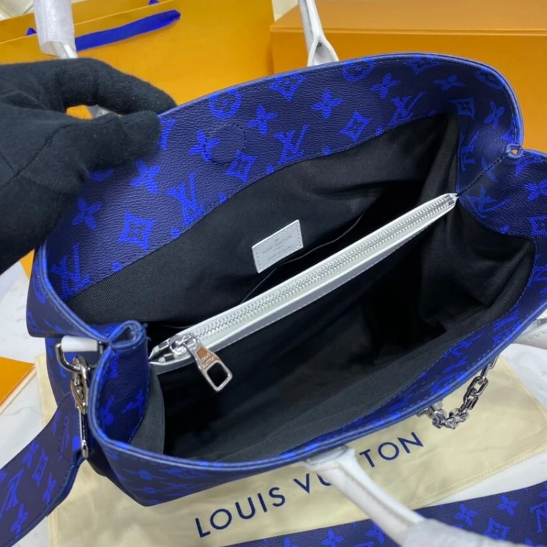 Replica bag Louis Vuitton Carry It Bag