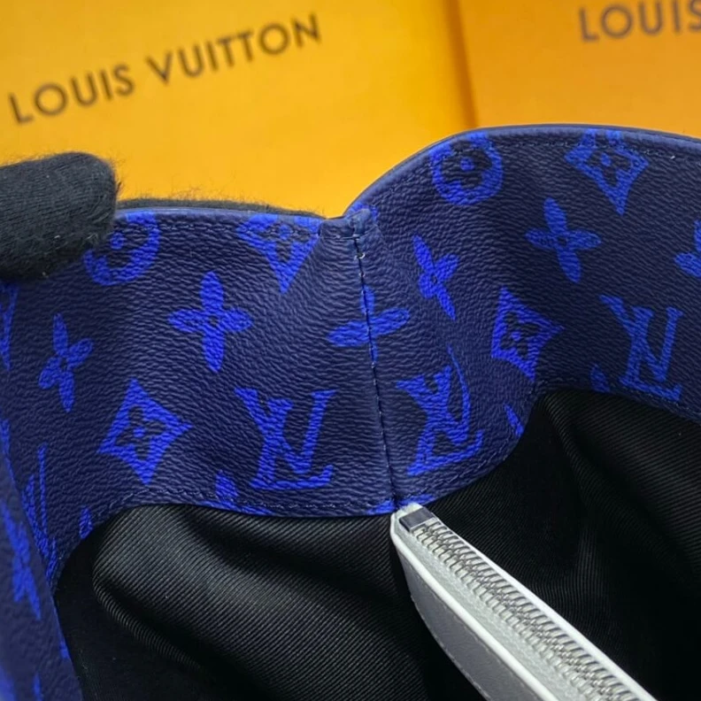 Replica bag Louis Vuitton Carry It Bag
