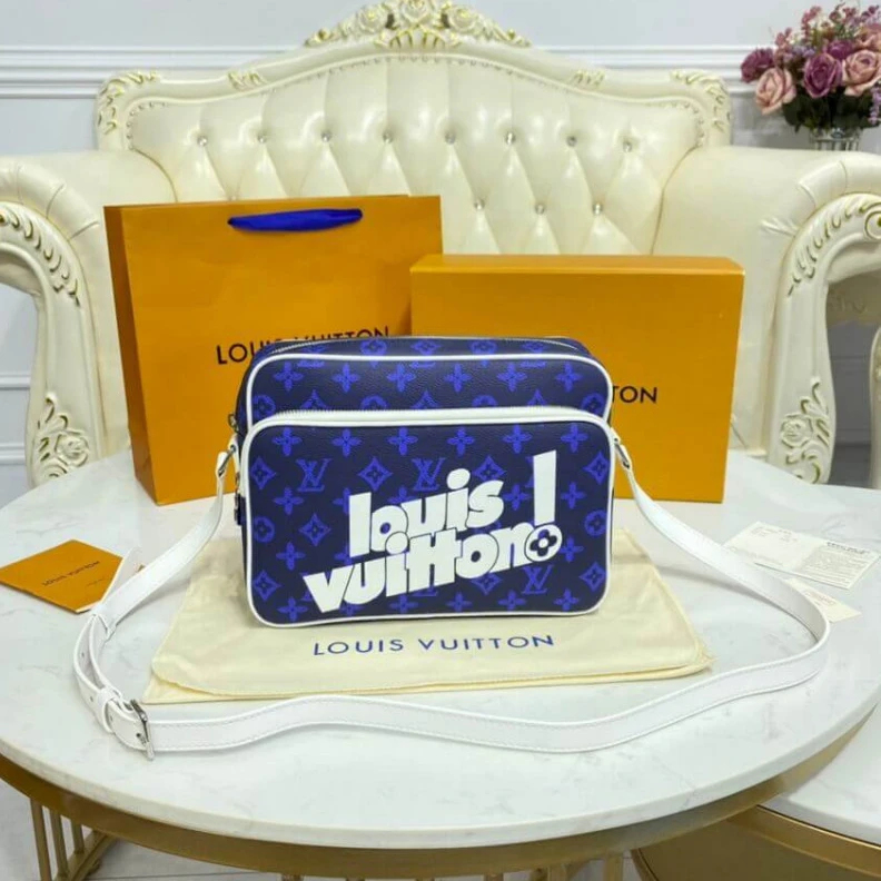 Louis Vuitton Carry It Messenger Bag